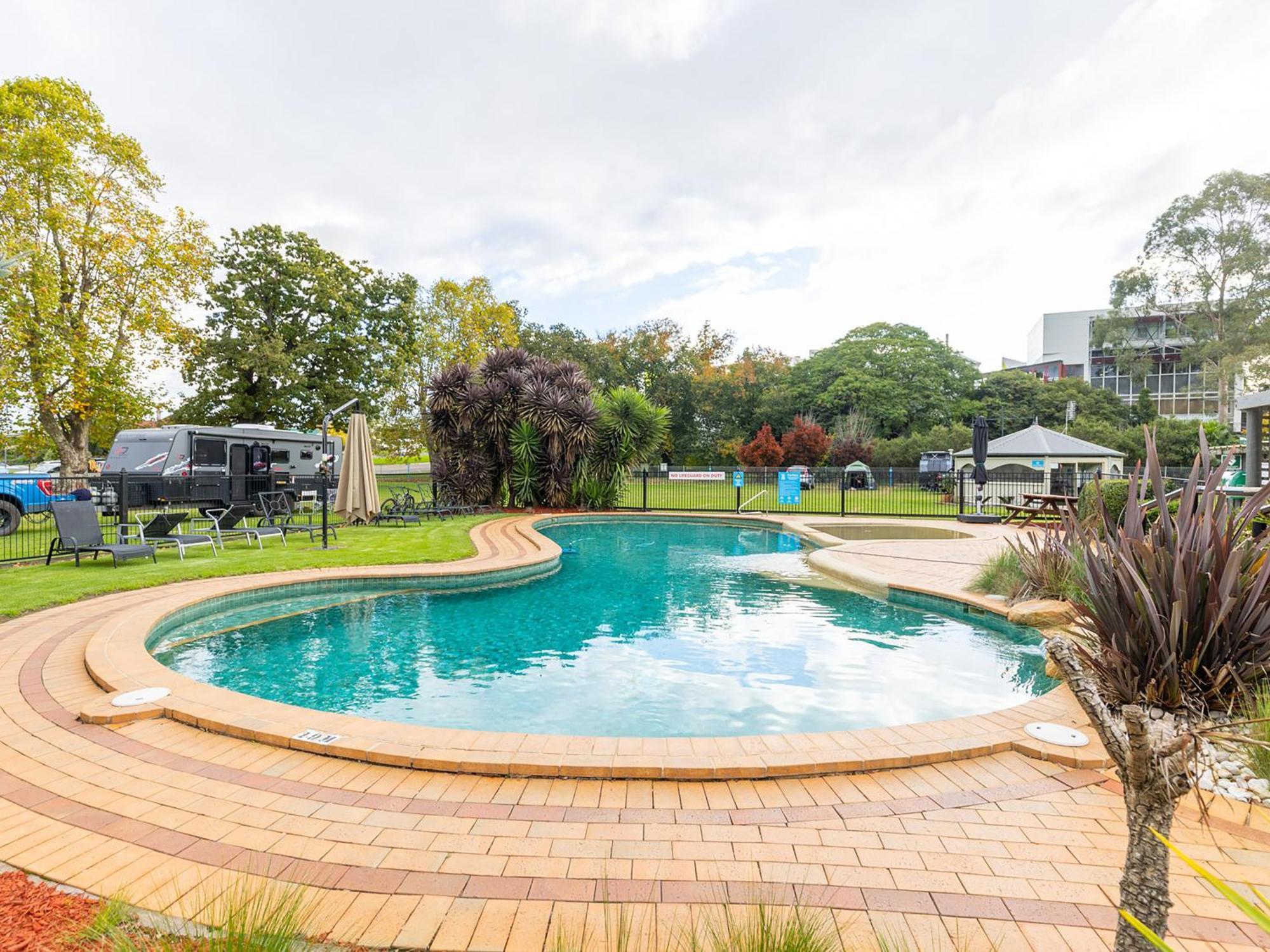 Nrma Bairnsdale Riverside Holiday Park Exterior foto