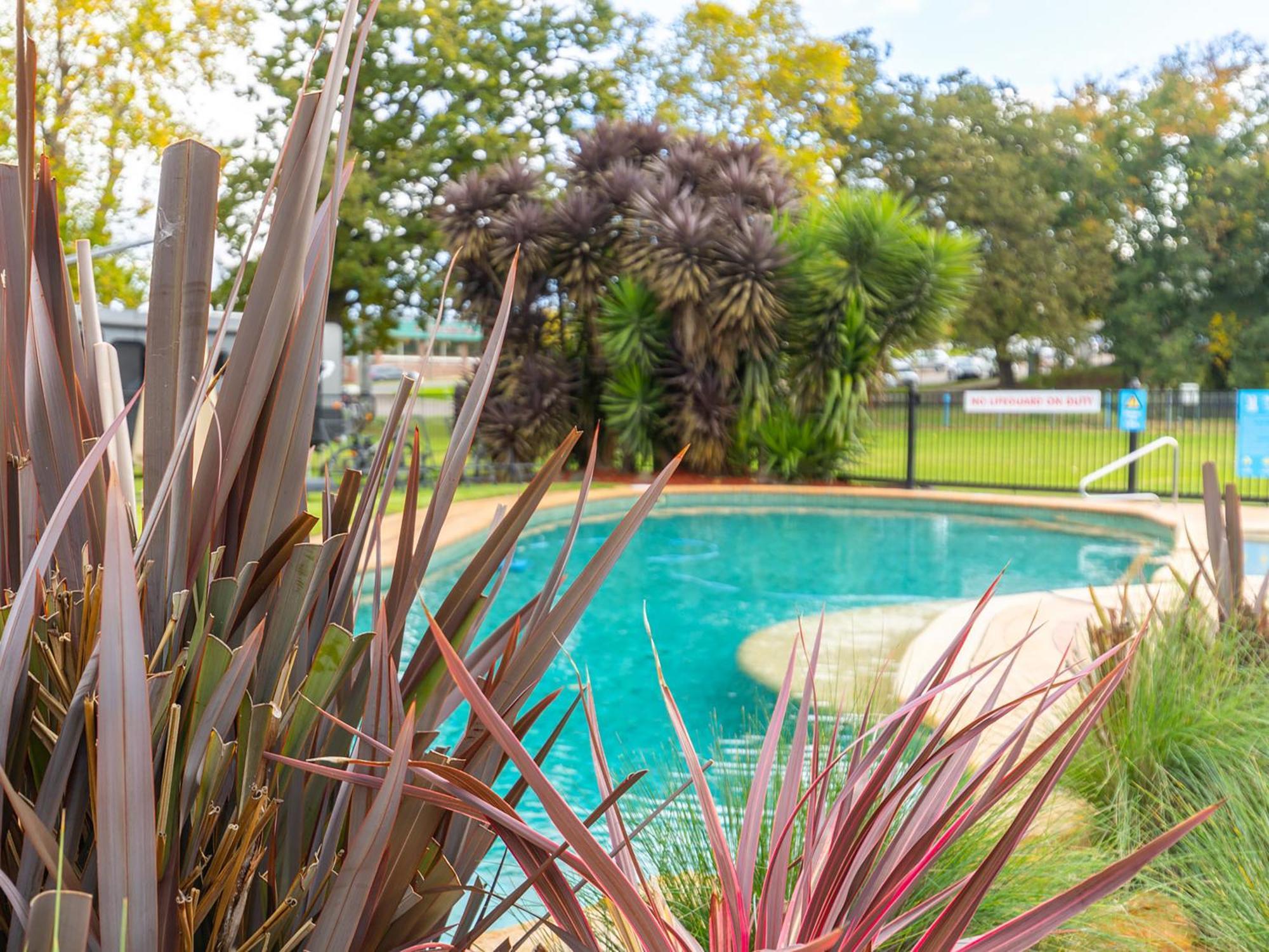 Nrma Bairnsdale Riverside Holiday Park Exterior foto