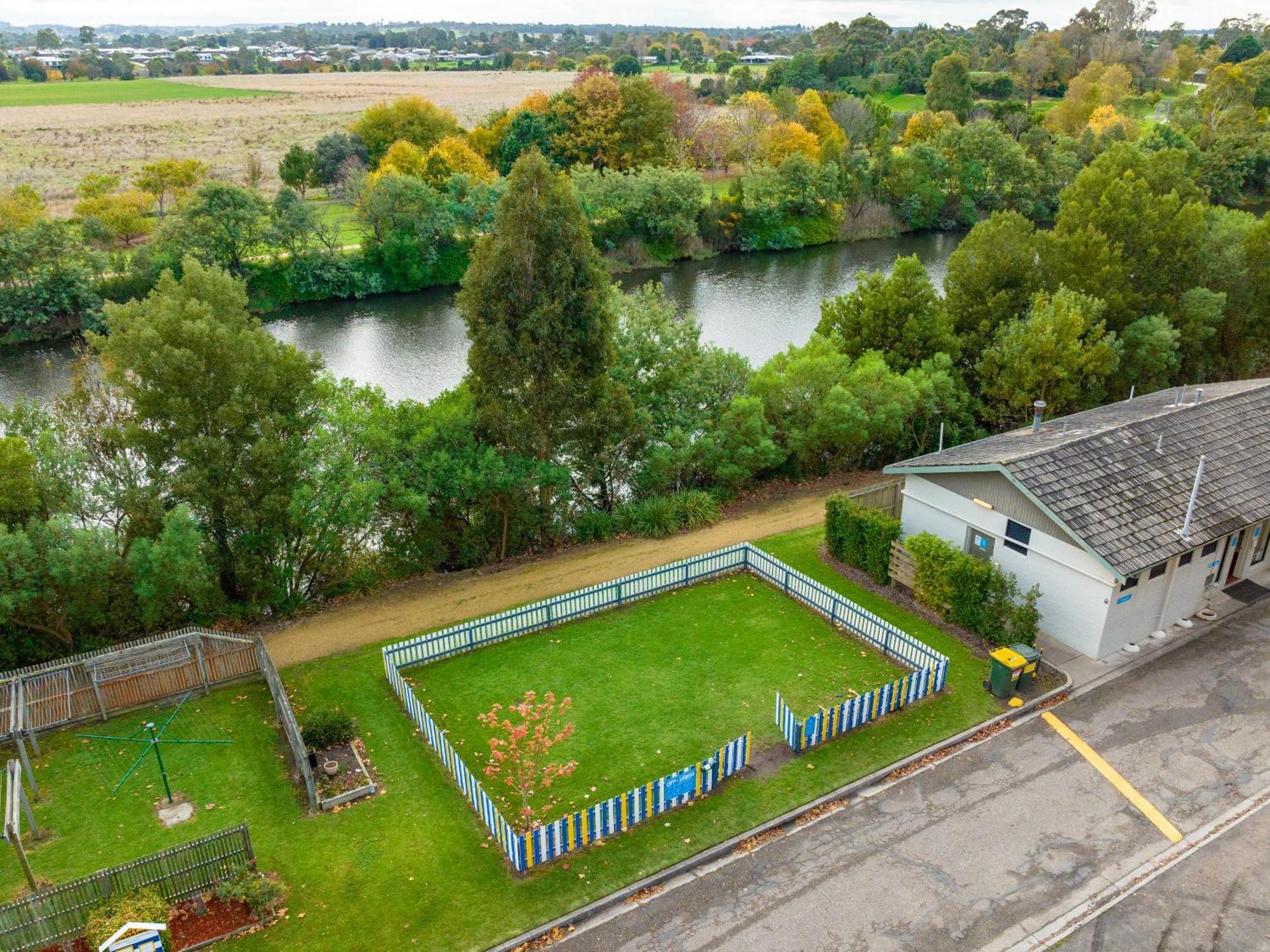 Nrma Bairnsdale Riverside Holiday Park Exterior foto