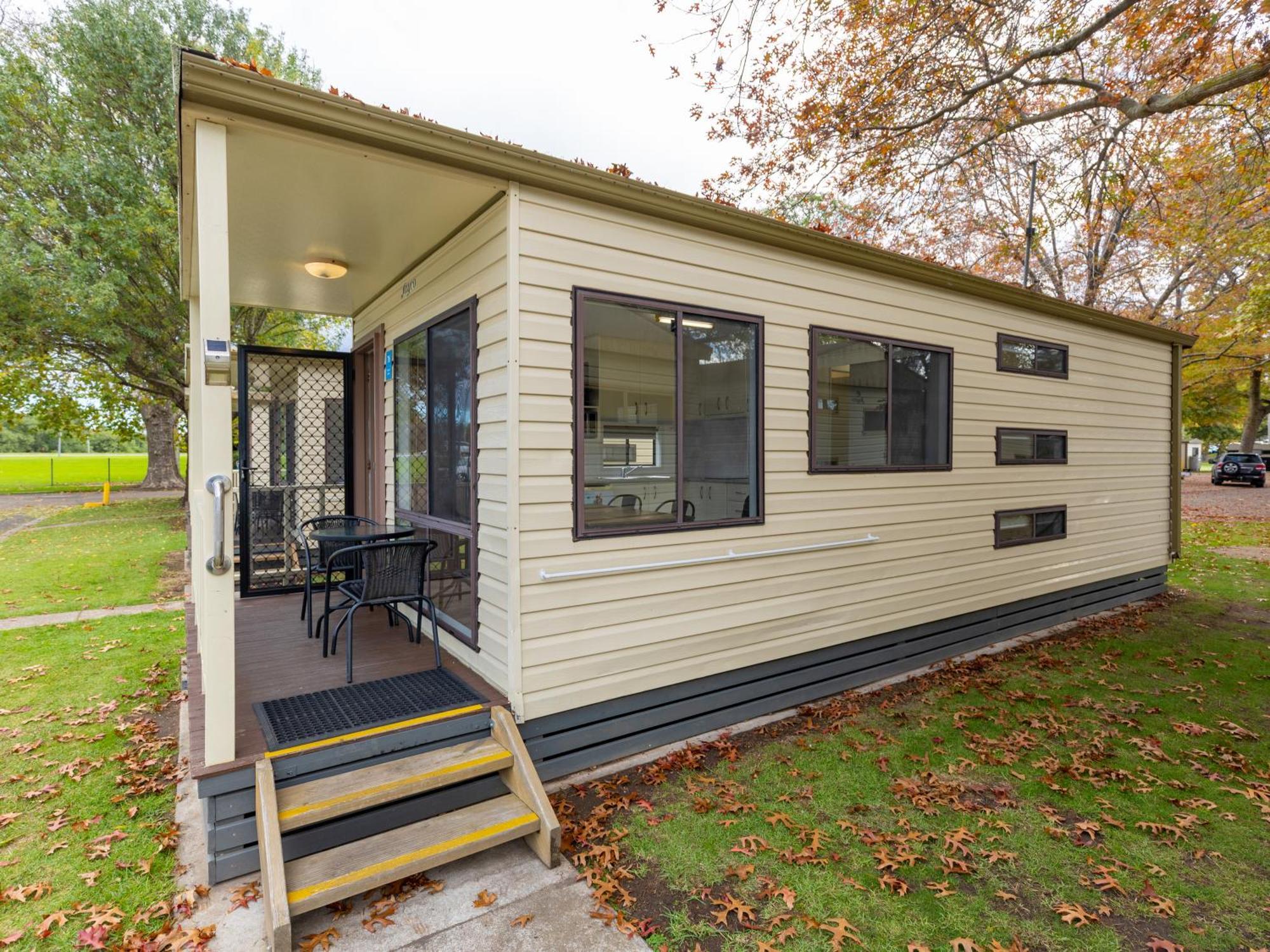 Nrma Bairnsdale Riverside Holiday Park Zimmer foto